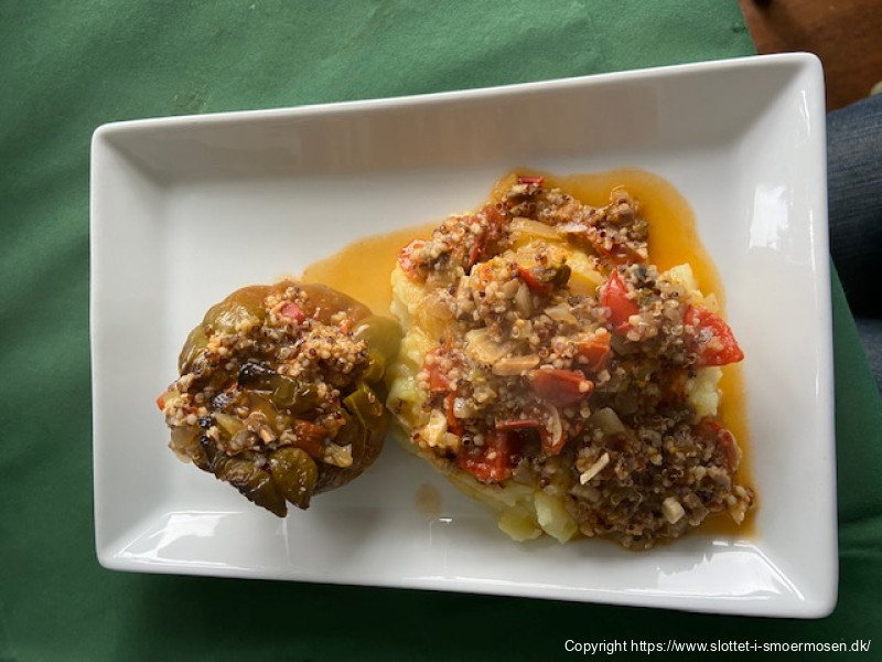Peberfrugter med quinoa og svampe