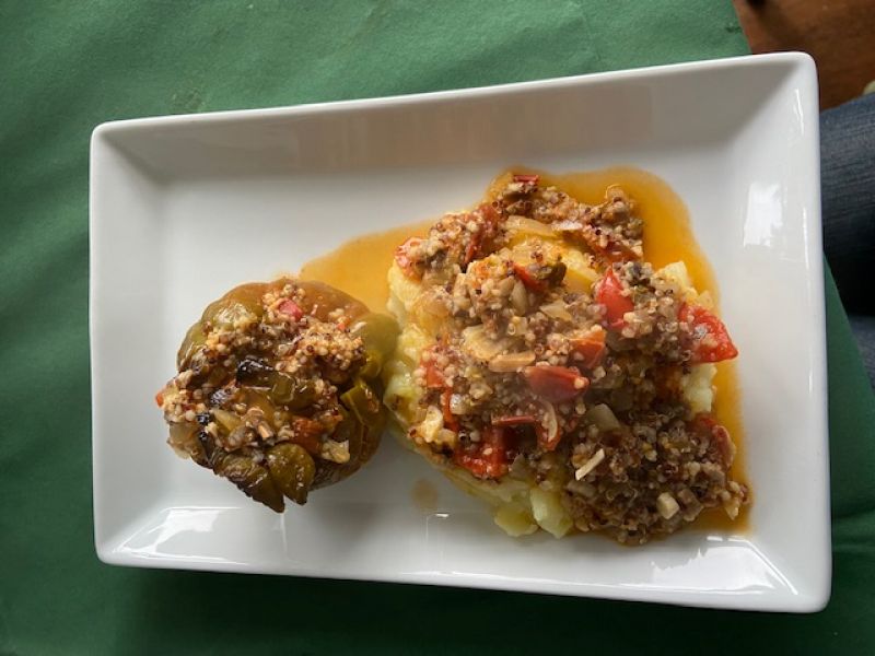 Peberfrugter med quinoa og svampe