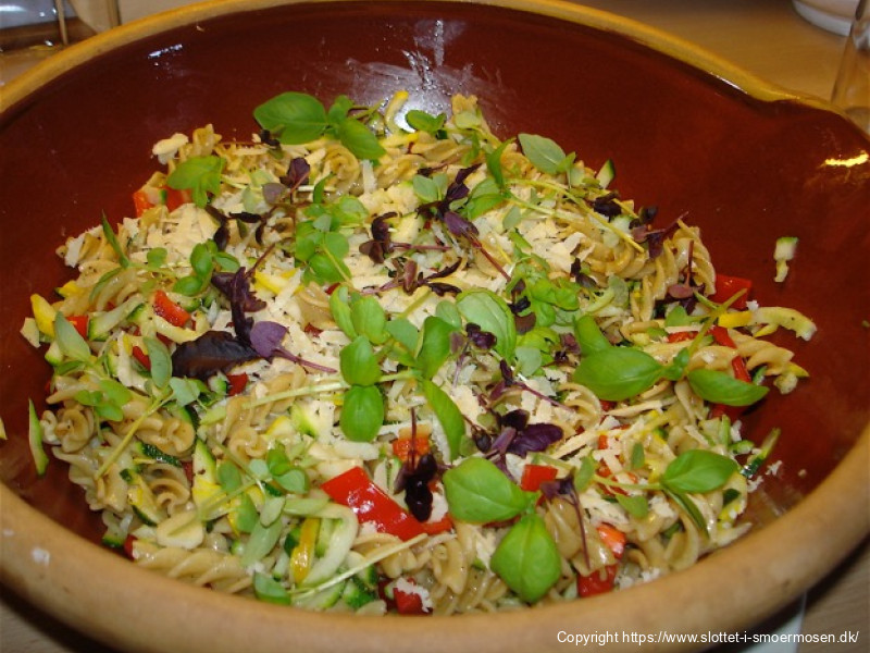 Squash pastasalat